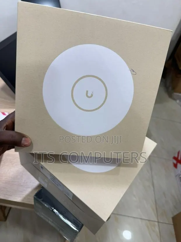 Ubiquiti Networks U7 Pro · Photo 1