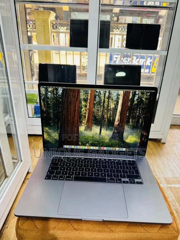 Laptop Apple MacBook Pro 2019 16GB Intel Core i7 SSD 512GB · Photo 1