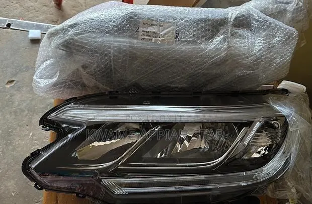 CRV “2015,2016” Headlight Pair · Photo 1