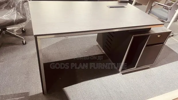 Advance Office Desk · Photo 1