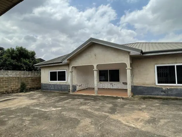 Furnished 5bdrm House in Ayi Mensah, Accra Metropolitan for sale · Photo 1