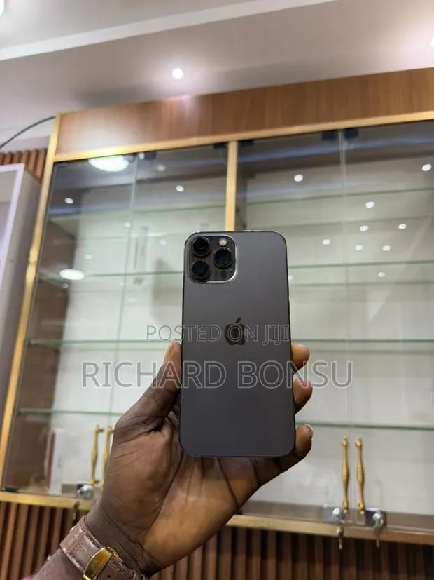 New Apple iPhone 12 Pro Max 128 GB Blue · Photo 1