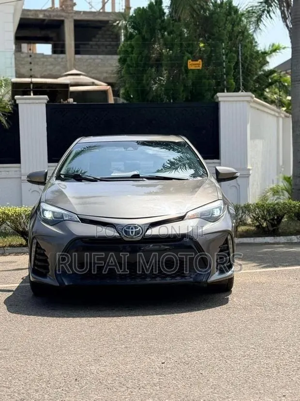 Toyota Corolla XSE (1.8L 4cyl 2A) 2018 Gray · Photo 1