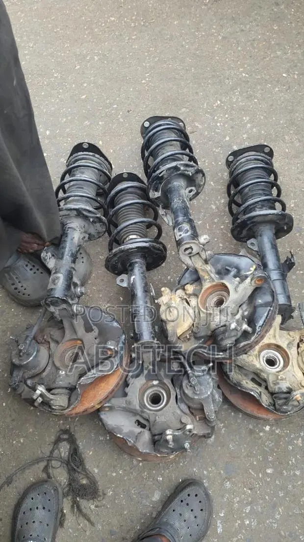Front Hub Toyota Corolla 2008, 2010, 2012, 2013, 2014, 2015, 2016,2017 · Photo 1