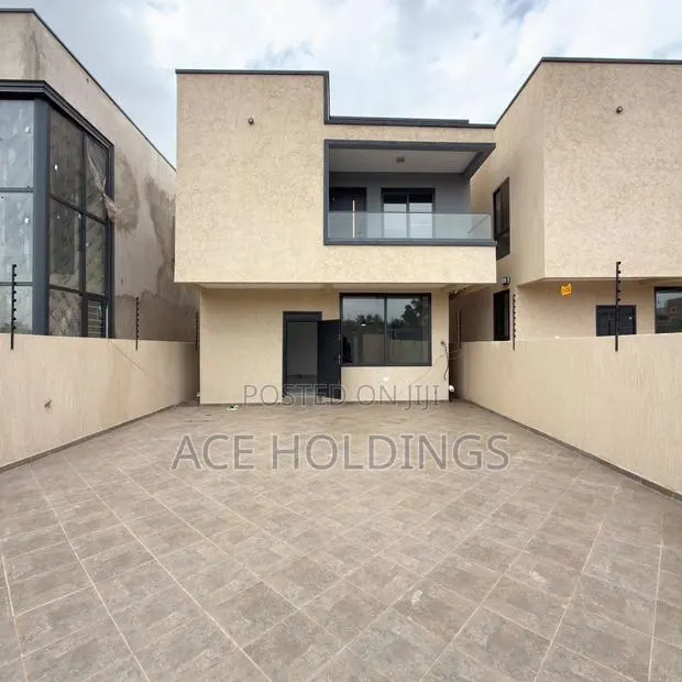 3bdrm Duplex in East Legon Hills for sale · Photo 1