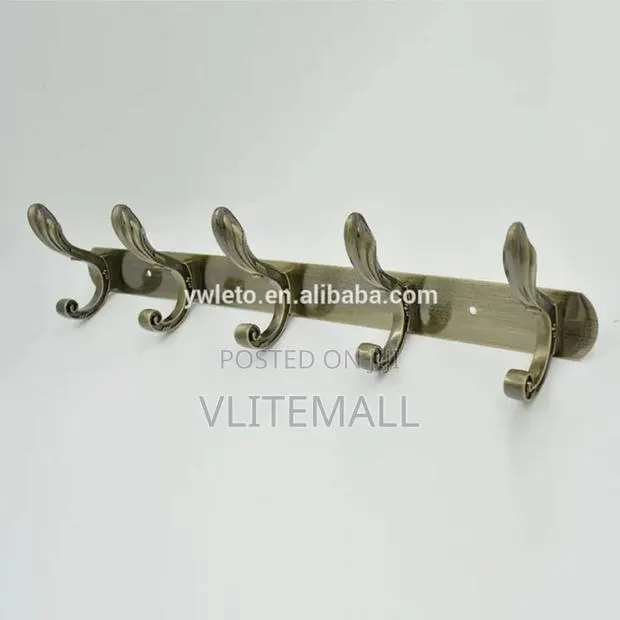 Wall-Mounted Hook Rack · Photo 1