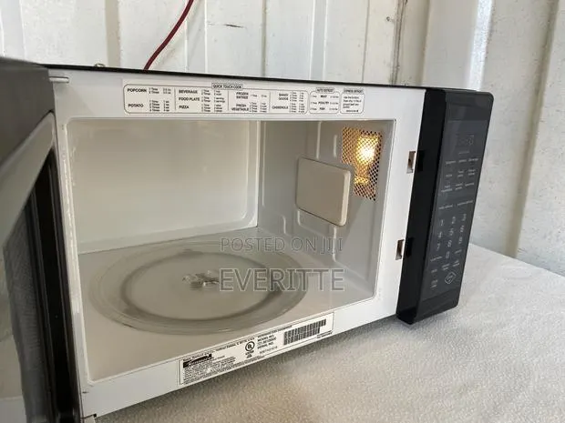 American Standard Kenmore 20L Black Smooth Leather Finish Microwave · Photo 1