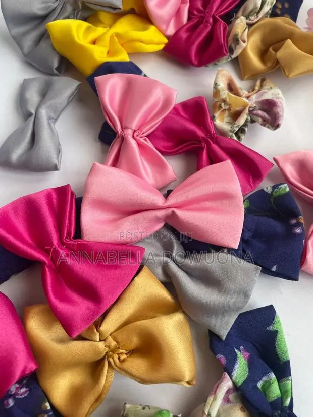 12pieces Mixed Mini Satin Bows · Photo 1