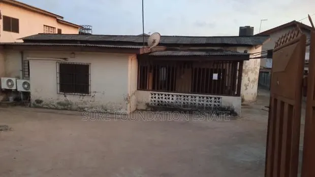 8bdrm House in Sakaman for sale · Photo 1