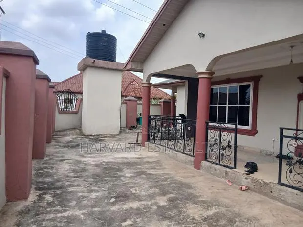 4bdrm House in Ejisu Krapa, Kumasi Metropolitan for rent · Photo 1