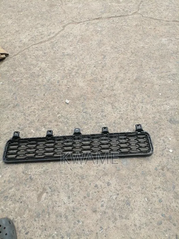 Bumper/Radiator Grille - Suzuki Jimny · Photo 1