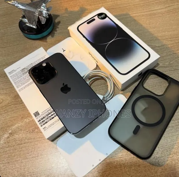 New Apple iPhone 14 Pro 128 GB Black · Photo 1