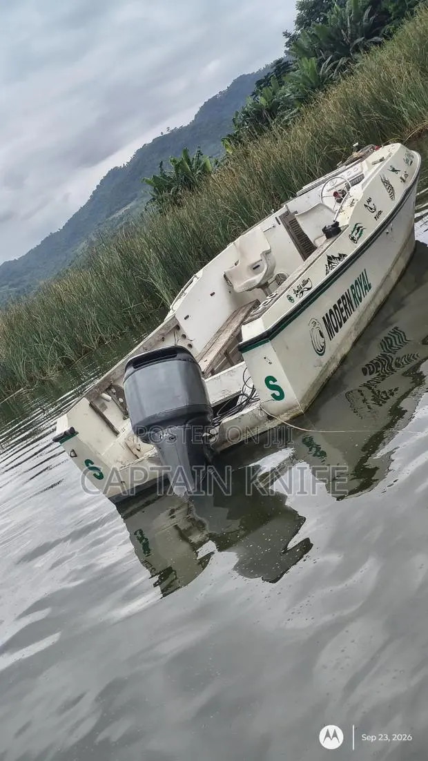 Very Large Speedboat on Sale · Photo 4