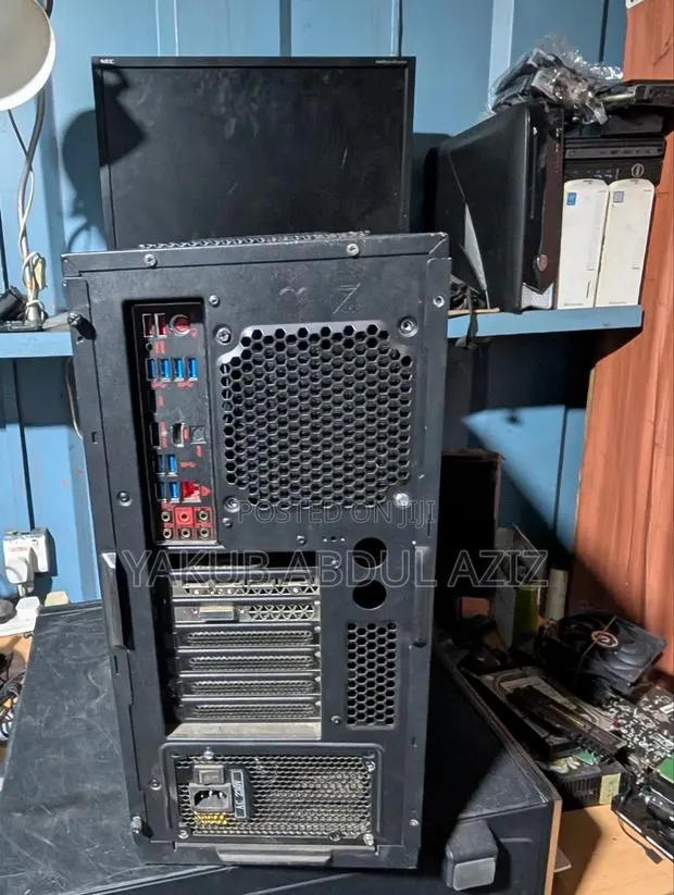 Desktop Computer Asus 16GB Intel Core i7 HDD 1T · Photo 1