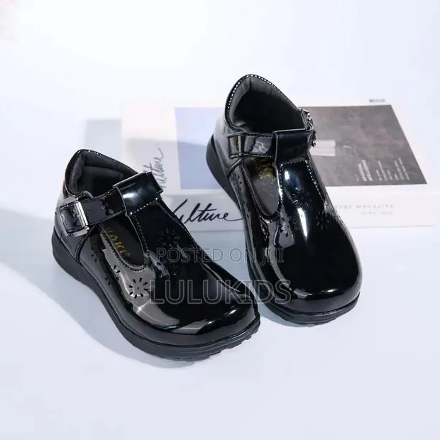 Black School Shoe · Photo 1