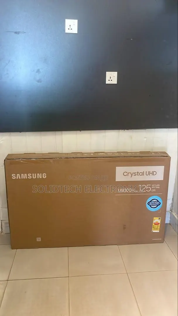 Samsung 50"Crystal UHD 4K Smart TV · Photo 1