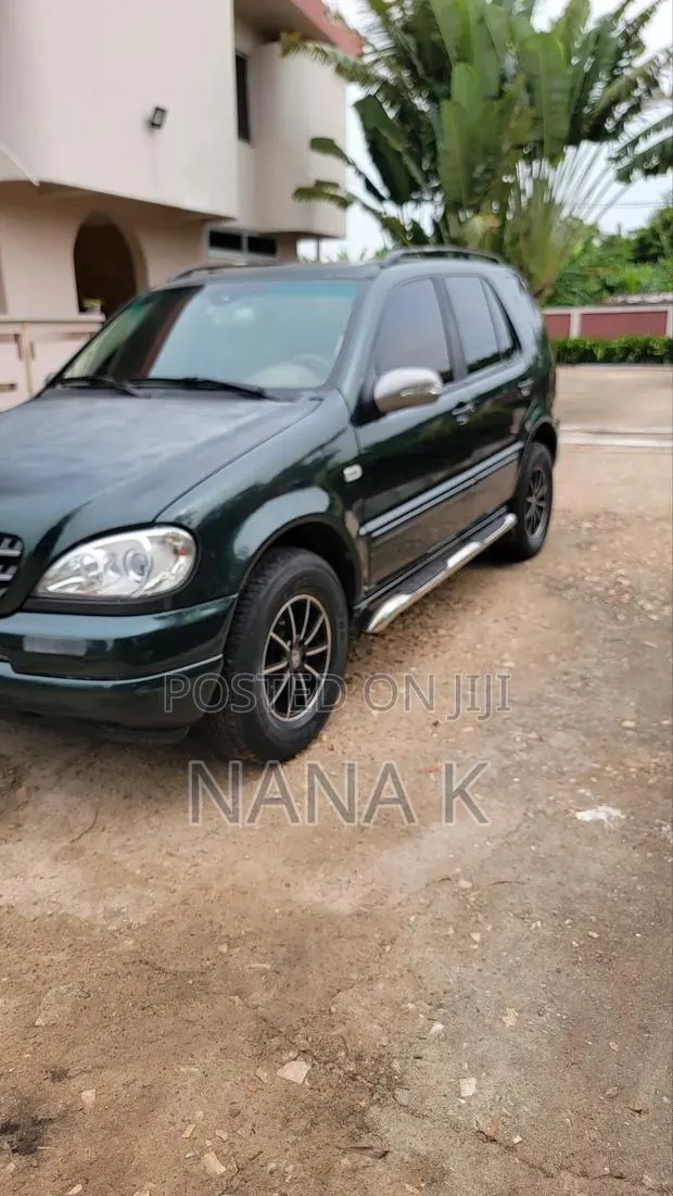 Mercedes-Benz M Class ML 320 2000 Green · Photo 1
