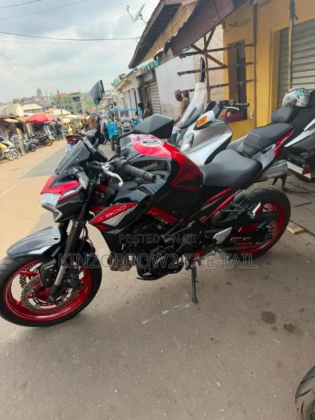 Kawasaki Z900 2024 Red · Photo 1