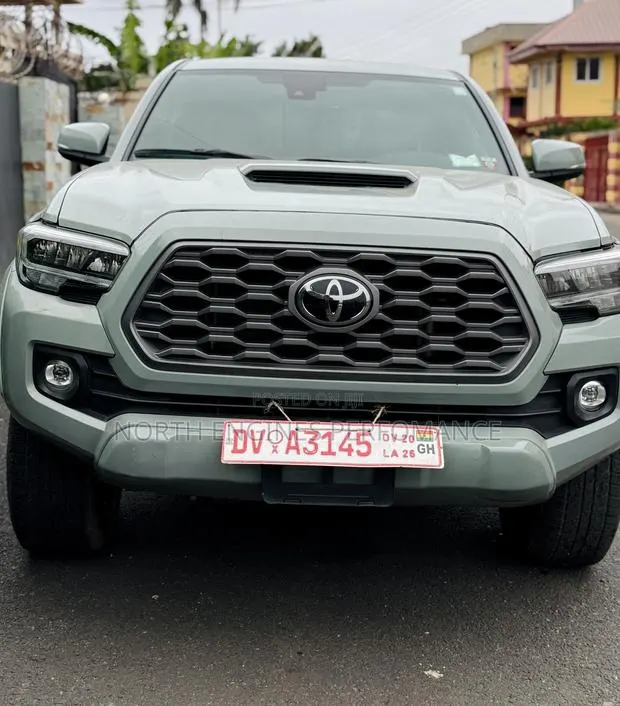 Toyota Tacoma TRD Sport Double Cab 5' Bed V6 AT 2023 Green · Photo 1