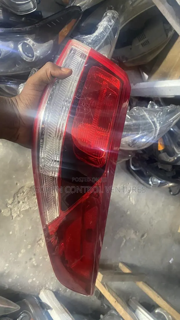 Kia Optima 2017 Tail Light Pair · Photo 1