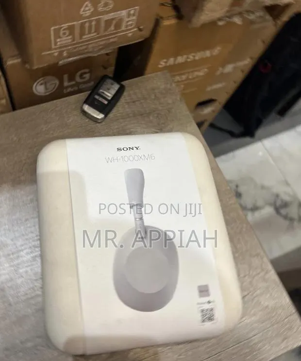 Purchase Sleek Sony Xm6 Wireless Noise Cancelling Headphone · Photo 1
