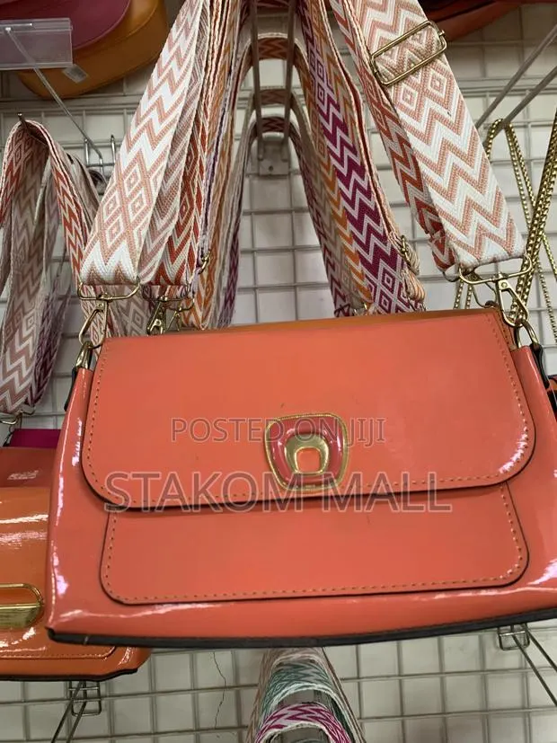Ladies Handbags · Photo 1