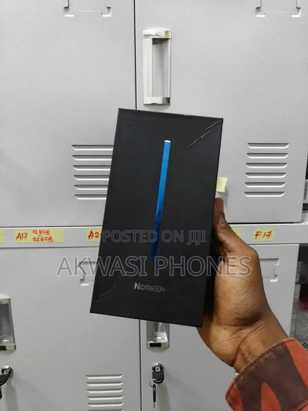 New Samsung Galaxy Note 10 Plus 5G 256 GB Black · Photo 1