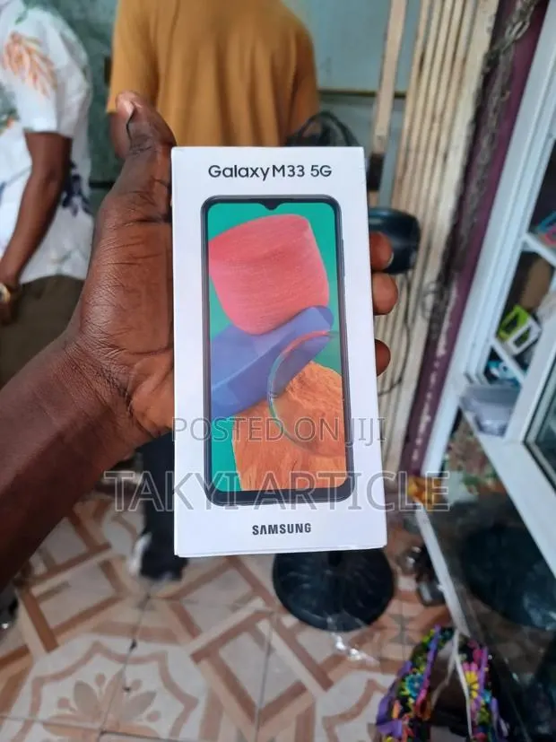 New Samsung Galaxy M33 5G 128 GB Black · Photo 1