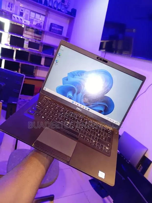 Laptop Dell Latitude 5400 8GB Intel Core i5 SSD 256GB · Photo 1