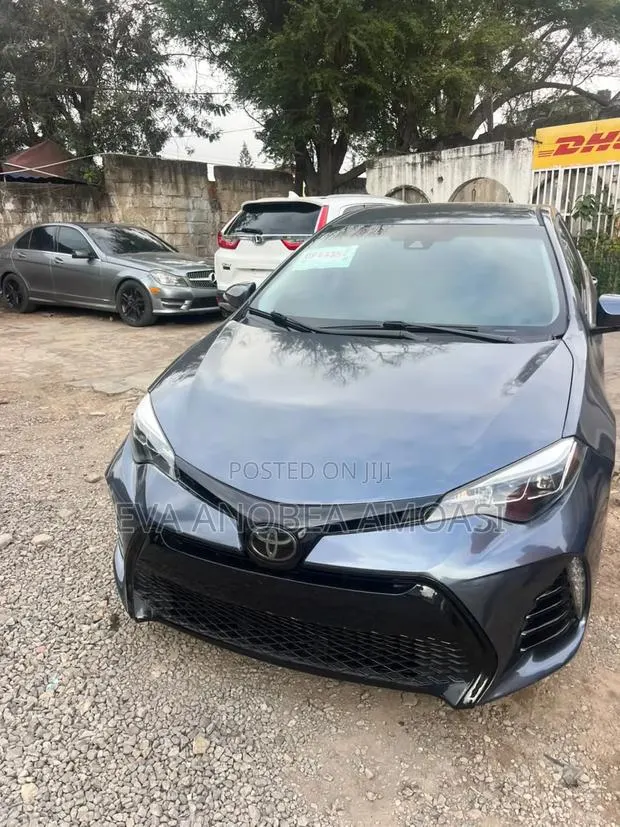 Toyota Corolla 2016 Blue · Photo 1