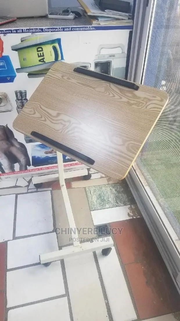 Overhead Table · Photo 1