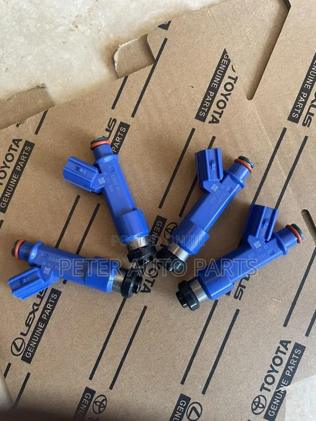 Toyota Corolla 2004-08 Fuel Injectors, 4 Set. Original Japan · Photo 1