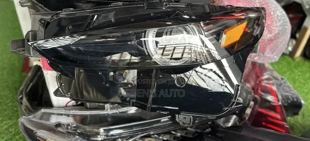 Madza CX30 2024 Headlight · Photo 1