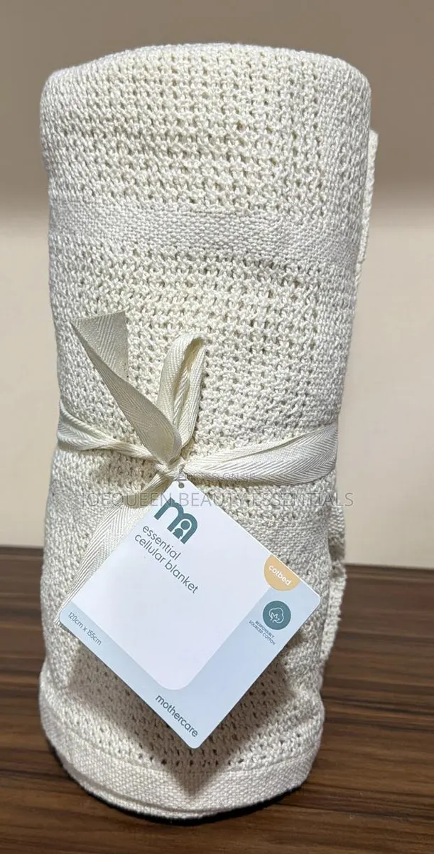 Essential Cellular Blanket · Photo 1