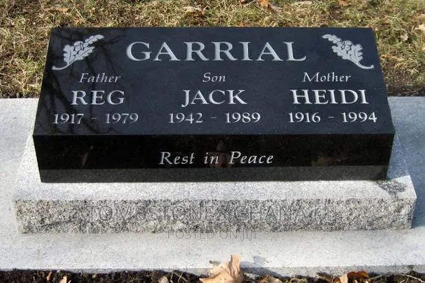 Pillow Grave Marker · Photo 1