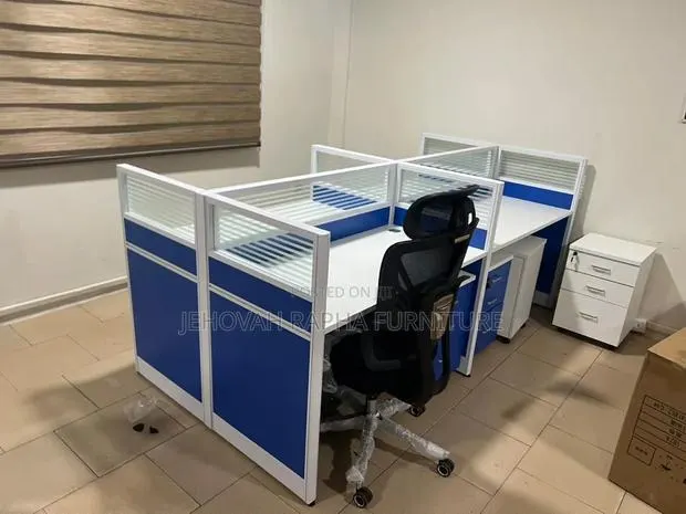 Four in One Workstation · Photo 1