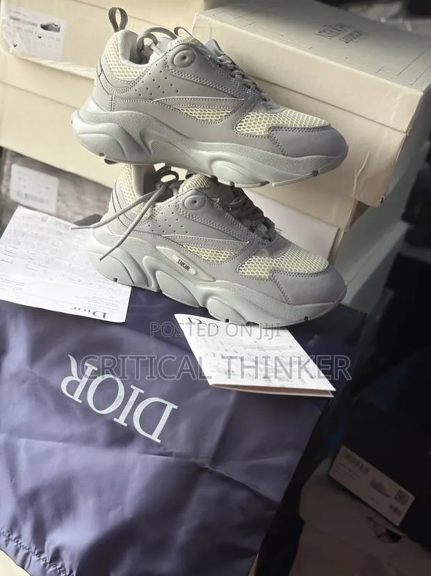 Original Dior Sneaker · Photo 1