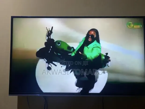Strong and Quality 50 Inches Smart GRUNDIG TV · Photo 1