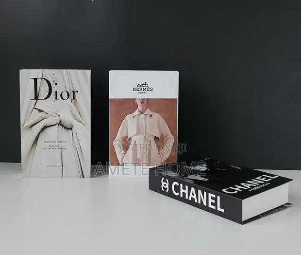 Set of 3 Display Books · Photo 1