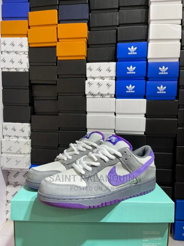 Sneakers Avail · Photo 1