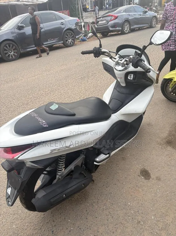 Honda 2020 White · Photo 1