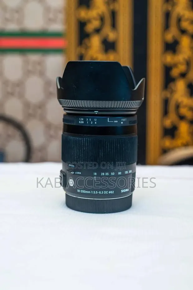Sigma 18-200mm DC F3.5-6.3 OS Contemporary for Canon · Photo 1