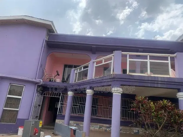 7bdrm House in Top-Boat Estate, Kumasi Metropolitan for sale · Photo 1