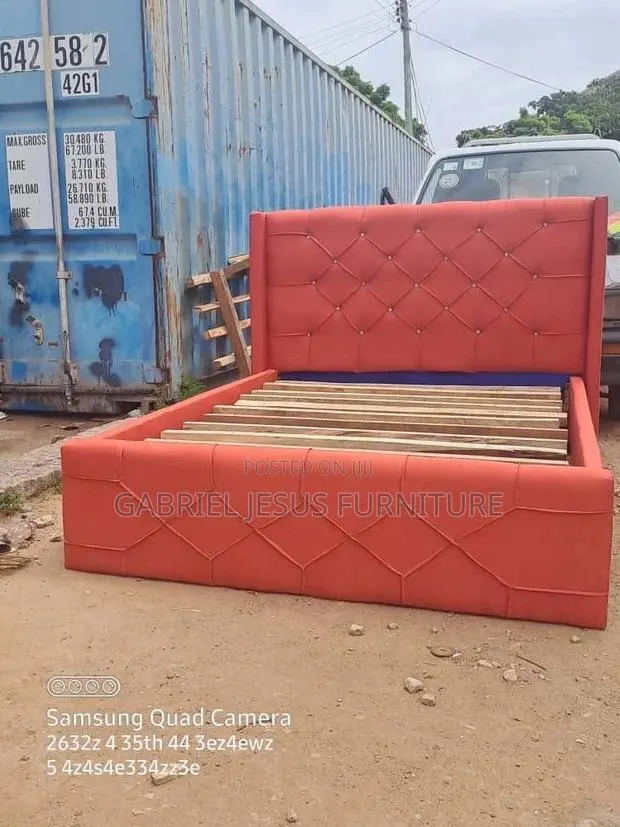 Queen Size Bed With Side Drawers · Photo 1