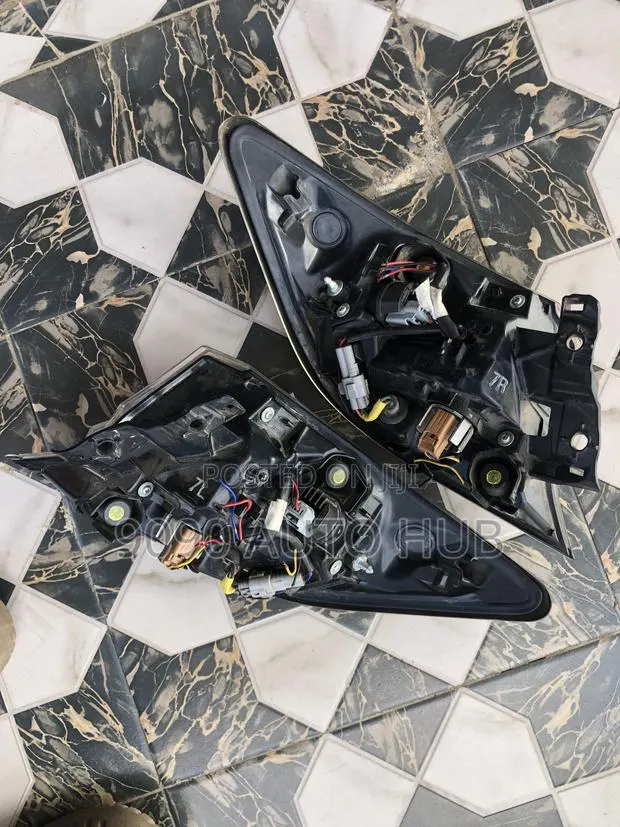 2019–2022 Toyota Corolla Hatchback Taillight (Foreign Used) · Photo 1