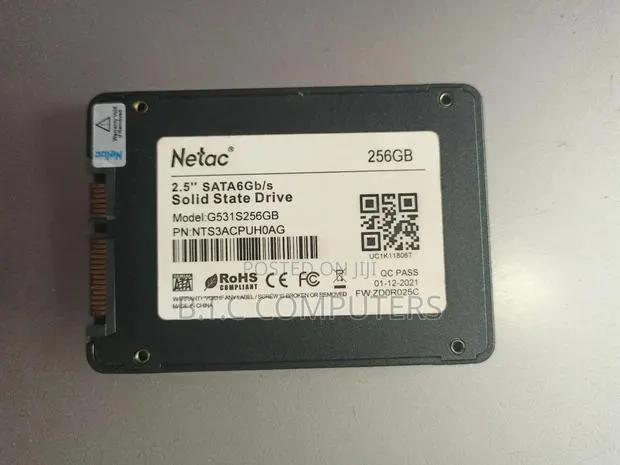 256gb 2.5" Sata6gb/S Solid State Drive · Photo 1