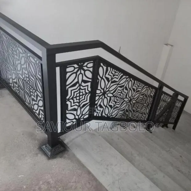 Barricade and Staircase · Photo 1