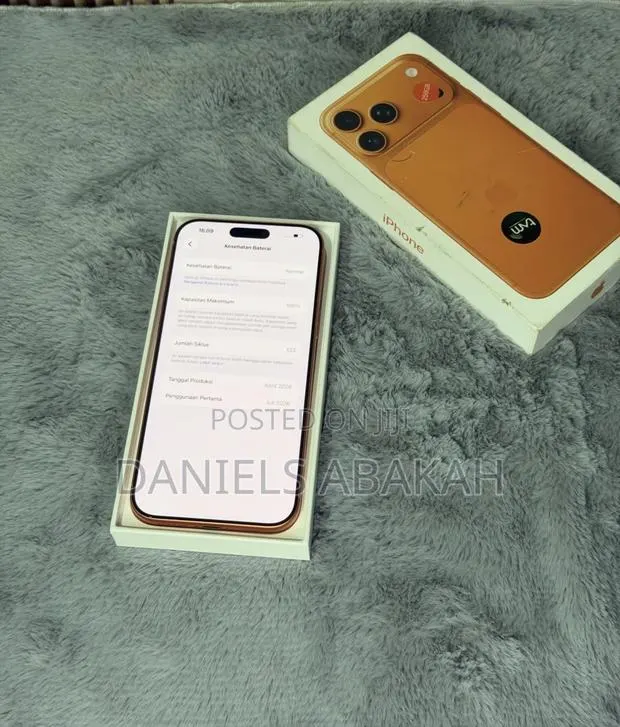 Apple iPhone 17 Pro Max 512 GB Orange · Photo 1