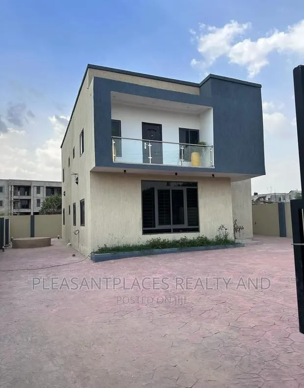 4bdrm Duplex in Pleasantplaces, East Legon for rent · Photo 1