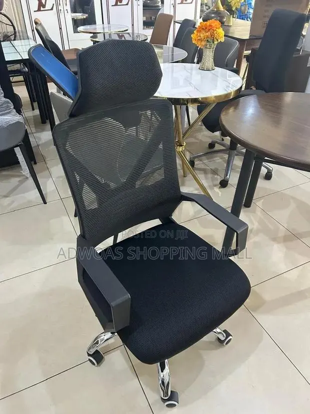 Swivel Office Chair · Photo 1